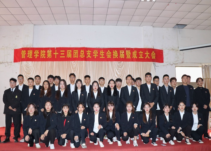 摄影记者崔湘婷1.jpg