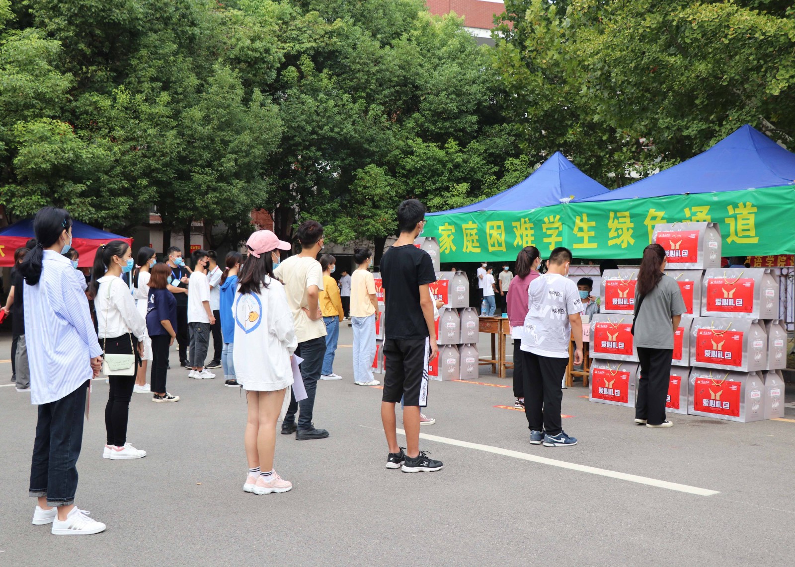 摄影记者芦龙 (4).jpg 摄影记者芦龙 (4).jpg