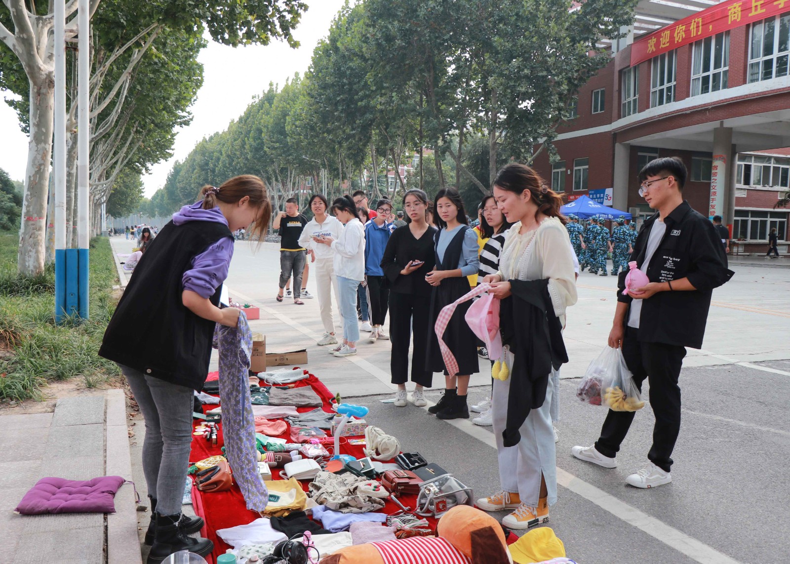 摄影记者王玉菲,曹珍珍 (1).jpg 摄影记者王玉菲,曹珍珍 (1).jpg