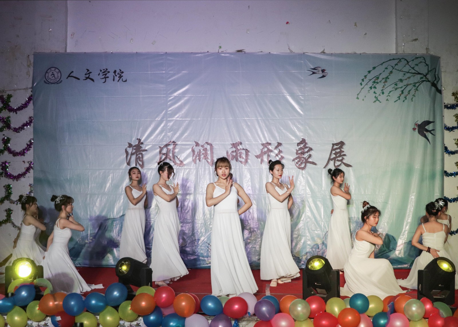摄影记者于慧、王强、袁媛 (10).jpg 摄影记者于慧、王强、袁媛 (10).jpg