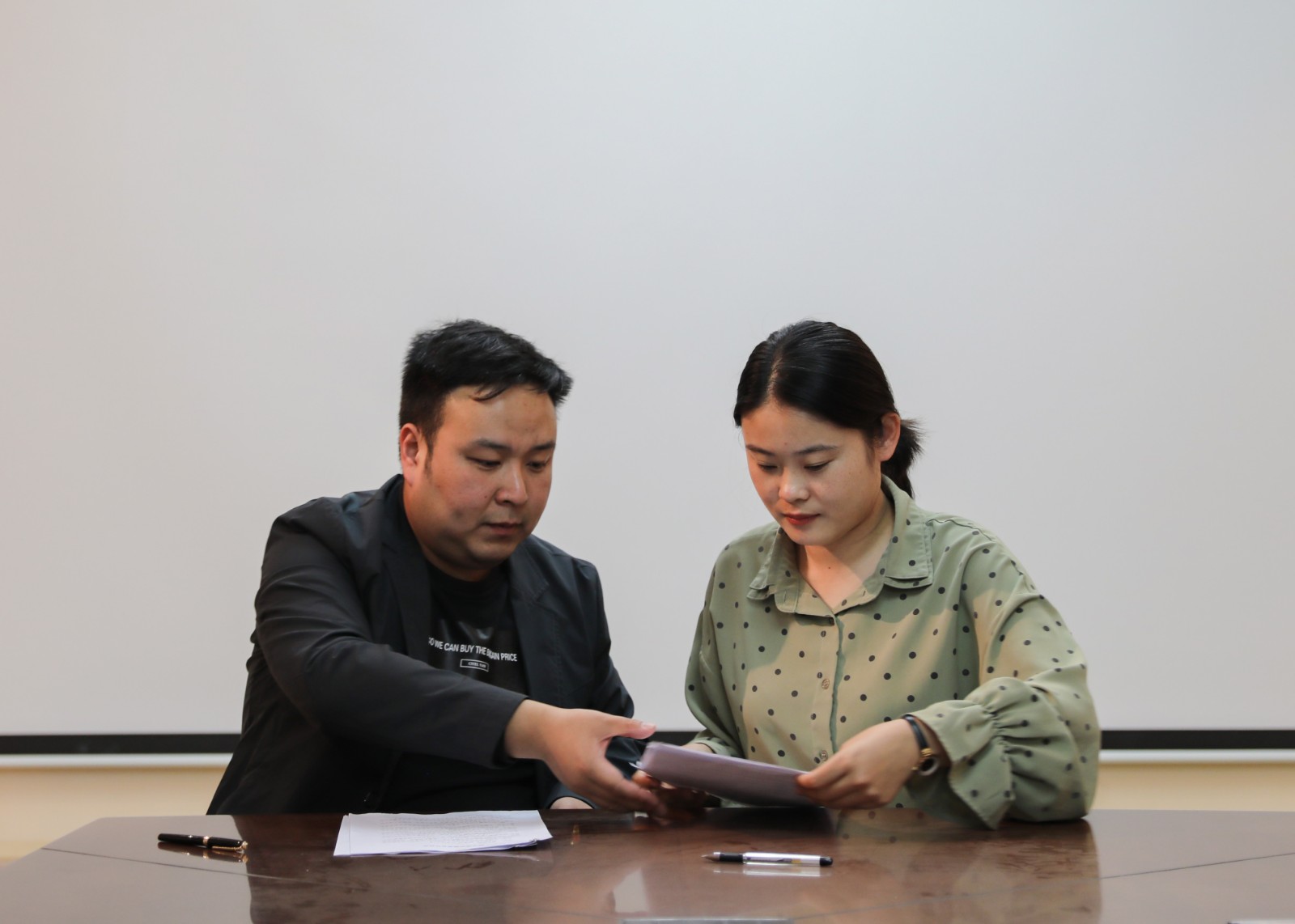 摄影记者于慧(2).jpg 摄影记者于慧(2).jpg
