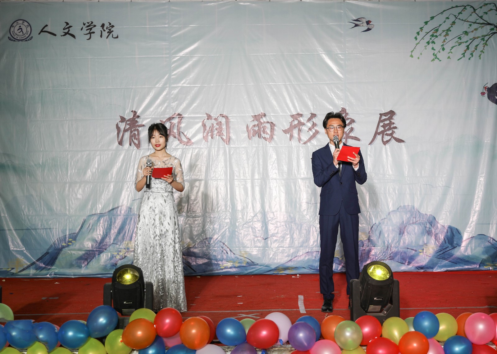 摄影记者于慧、王强、袁媛 (3).jpg 摄影记者于慧、王强、袁媛 (3).jpg