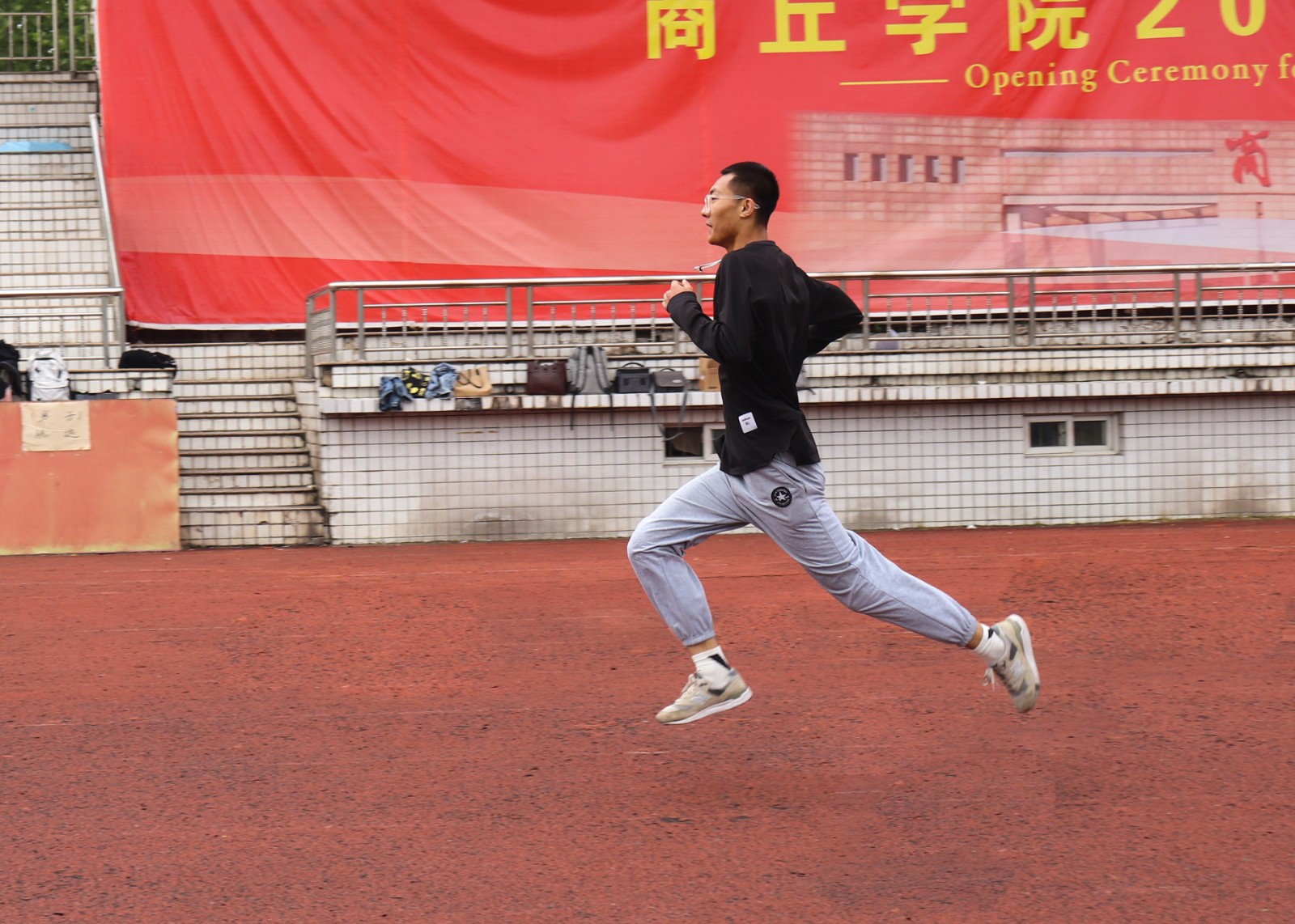 摄影记者朱国强 钱庆杰(3).jpg 摄影记者朱国强 钱庆杰(3).jpg