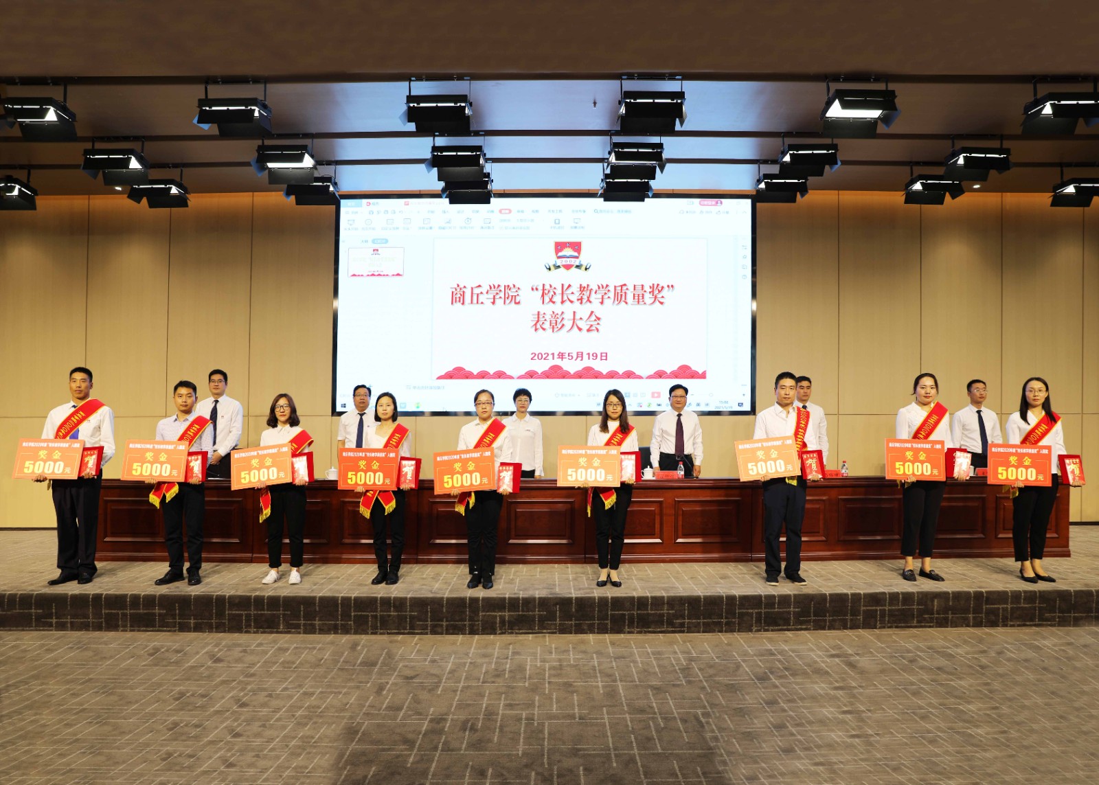 摄影记者于慧,李曼 (5).jpg 摄影记者于慧,李曼 (5).jpg