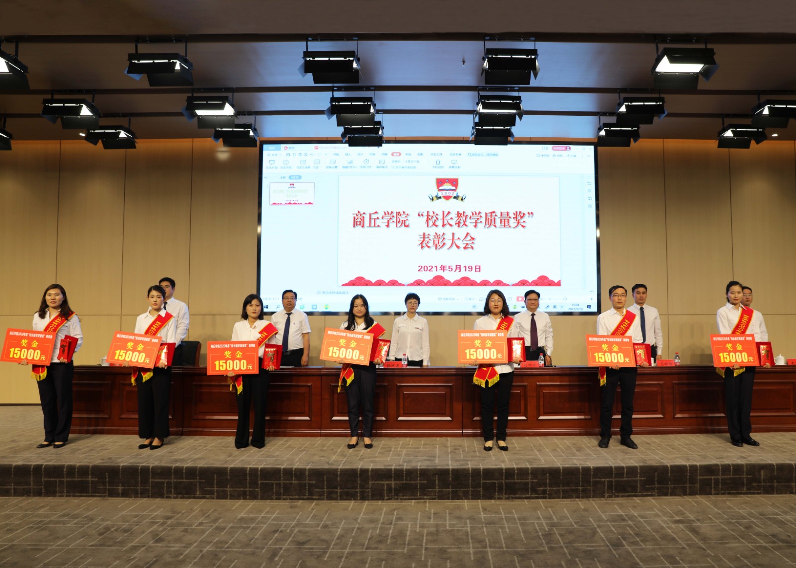摄影记者于慧,李曼 (3).jpg 摄影记者于慧,李曼 (3).jpg