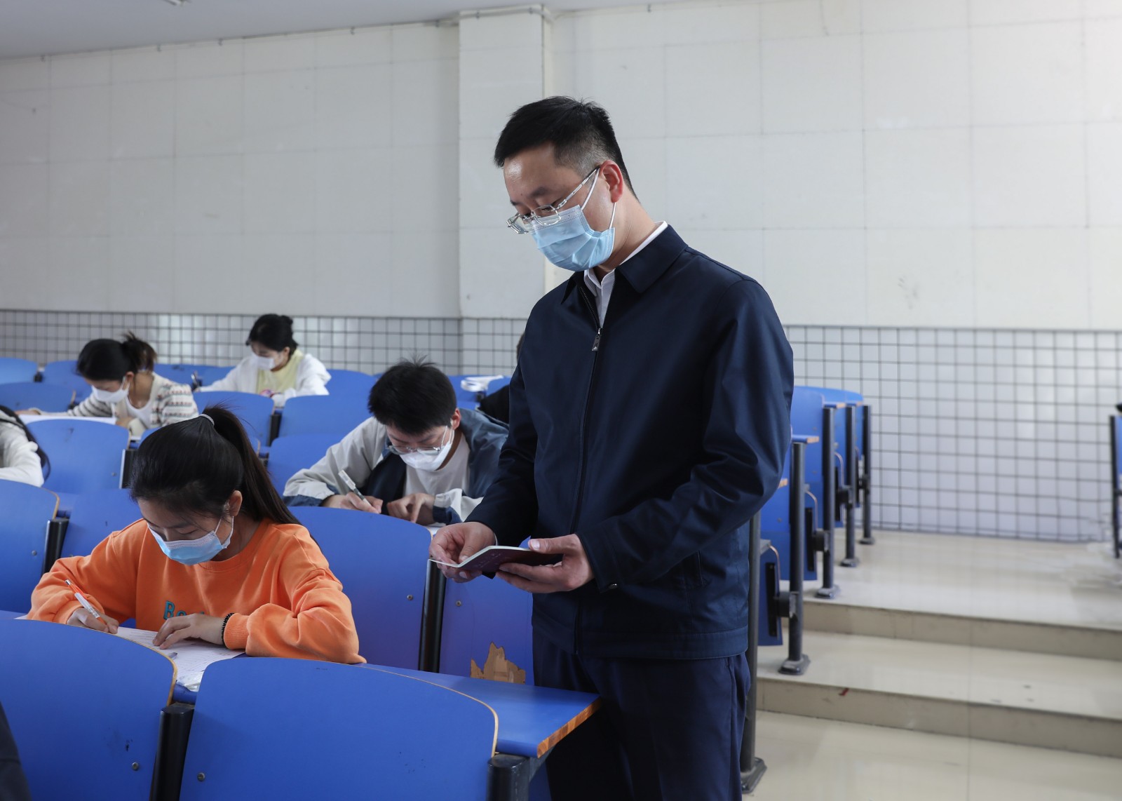 摄影记者郭成林2.JPG
