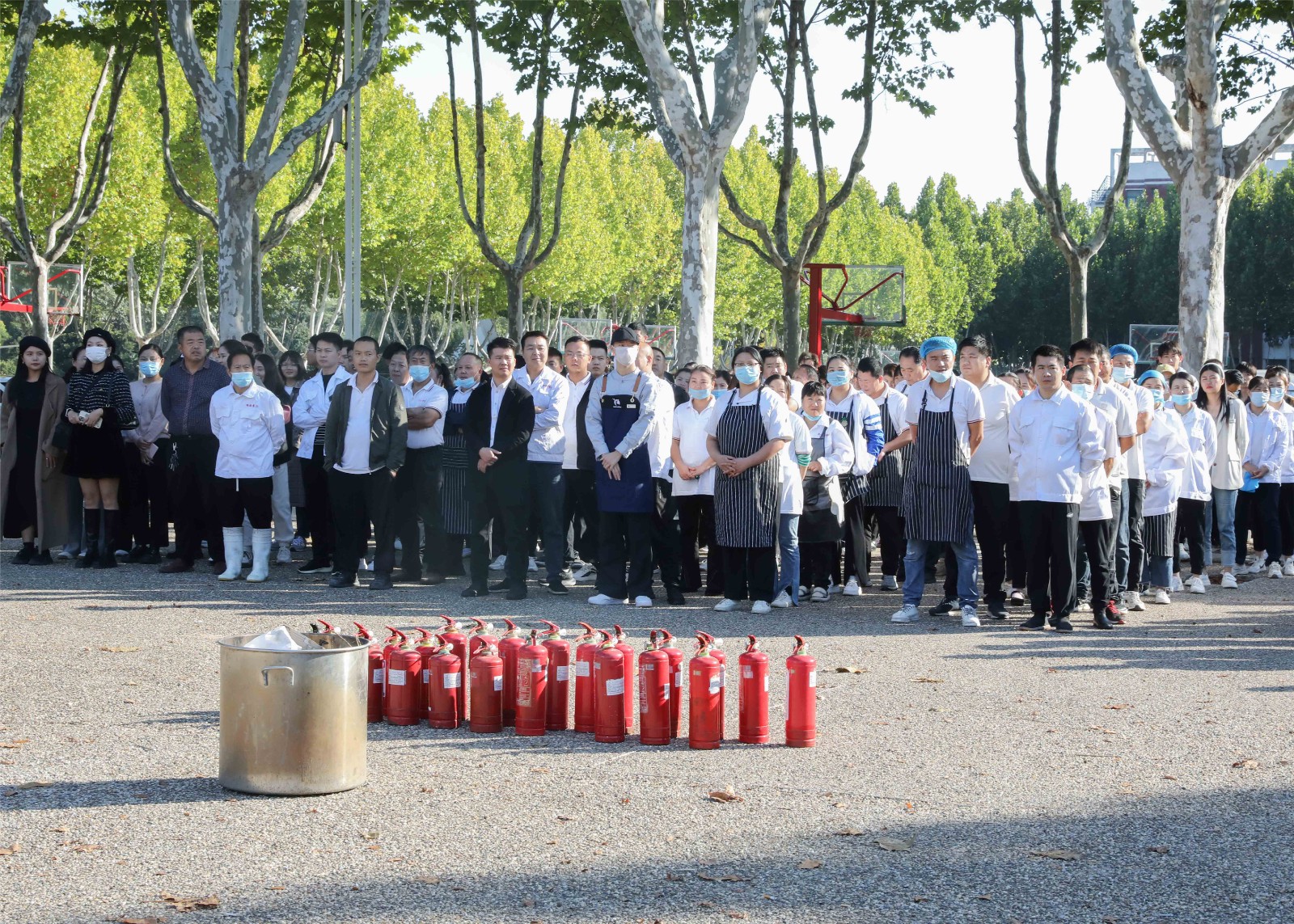 摄影记者李梦玉 (1).jpg 摄影记者李梦玉 (1).jpg