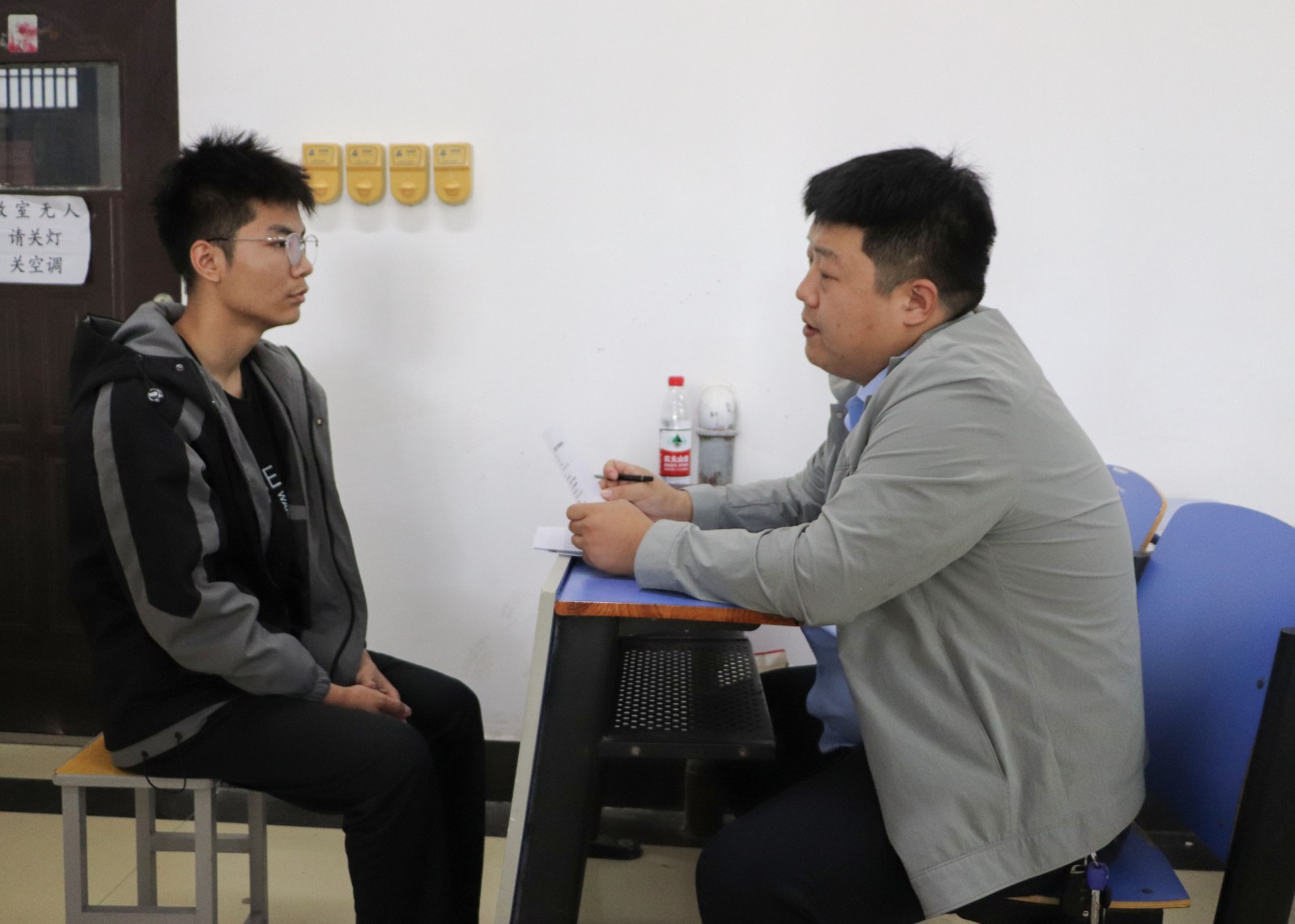 摄影记者李洁6.jpg 摄影记者李洁6.jpg