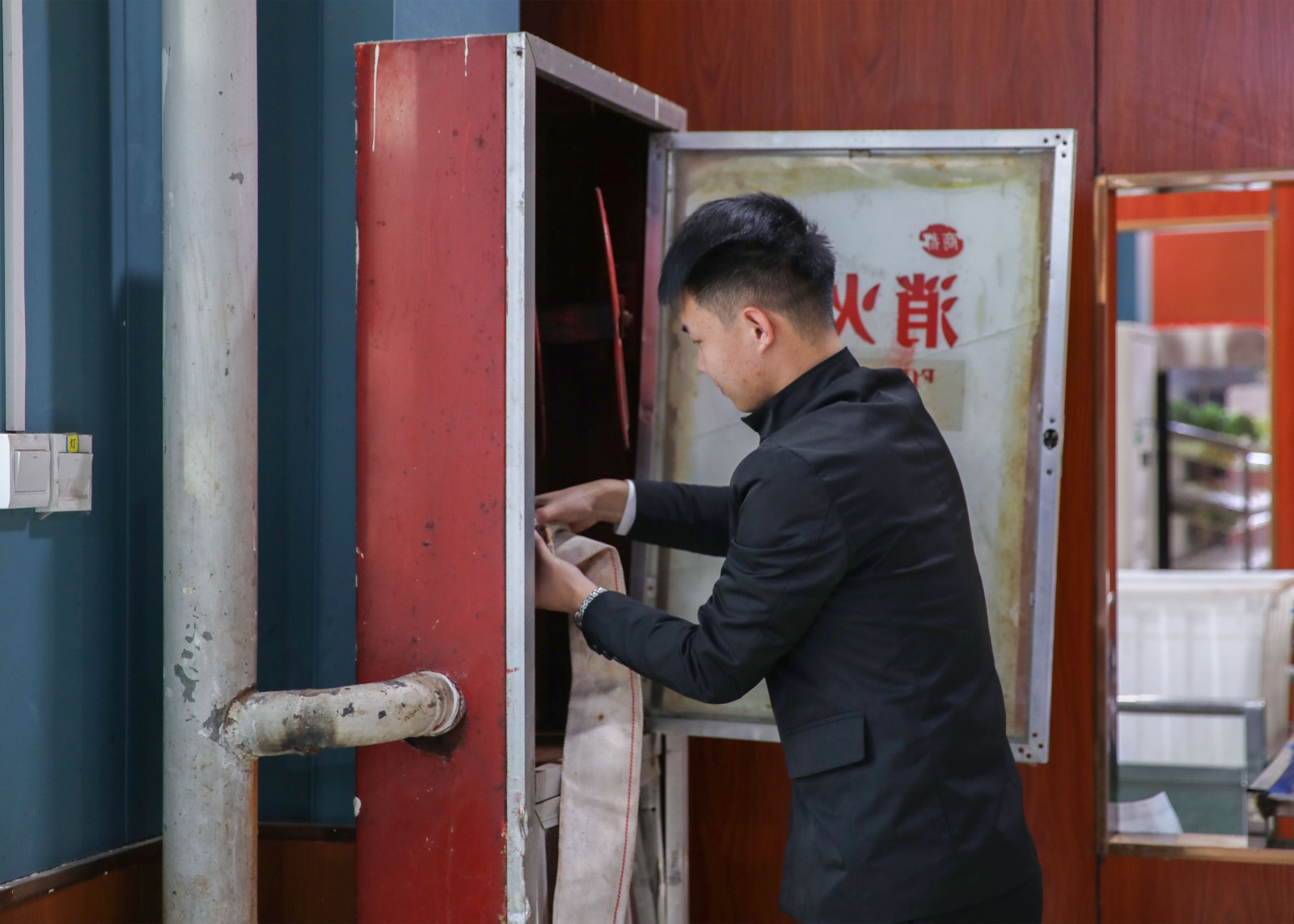 摄影记者李梦玉 (10).jpg 摄影记者李梦玉 (10).jpg