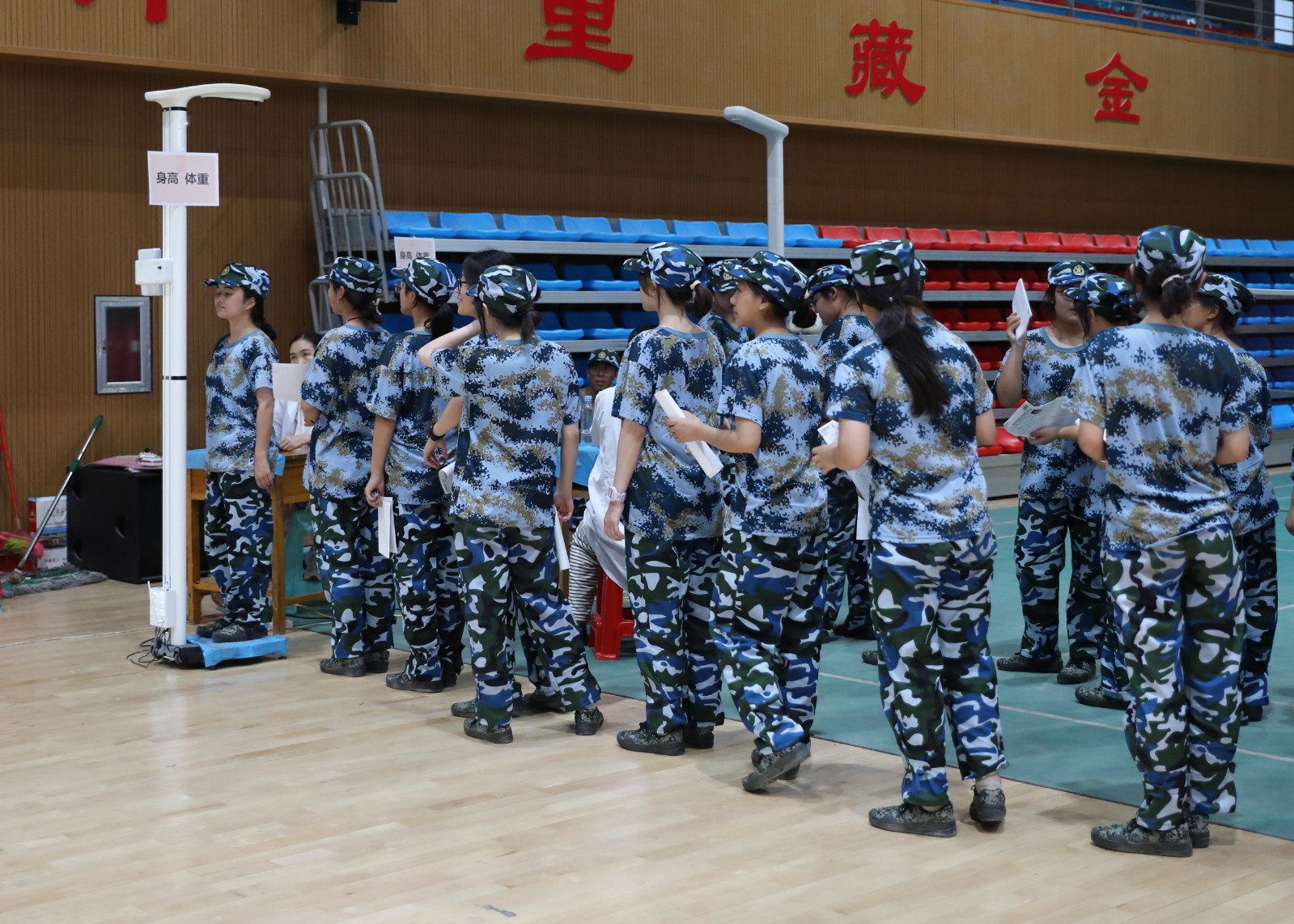 摄影记者刘果 李梦玉 杨晓威 4.jpg 摄影记者刘果 李梦玉 杨晓威 4.jpg