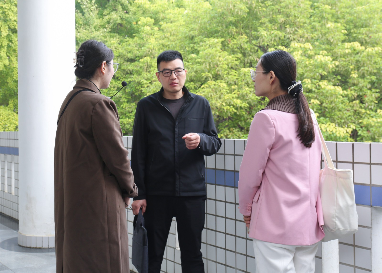 摄影记者汪玲珑修 (3).jpg 摄影记者汪玲珑修 (3).jpg