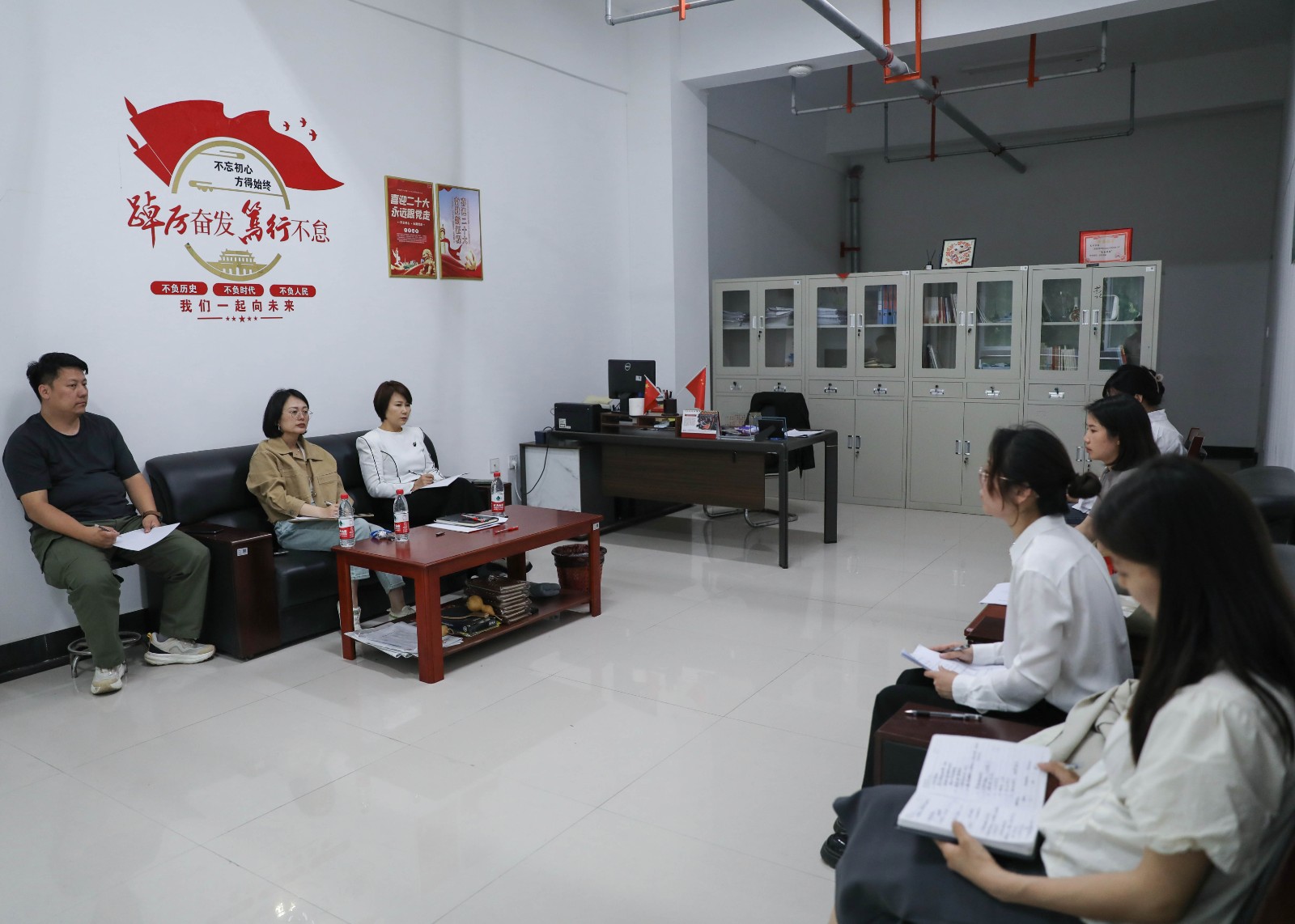 摄影记者刘果4.jpg 摄影记者刘果4.jpg