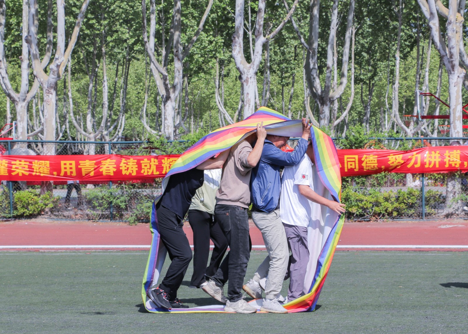 摄影记者王非凡修5.jpg 摄影记者王非凡修5.jpg