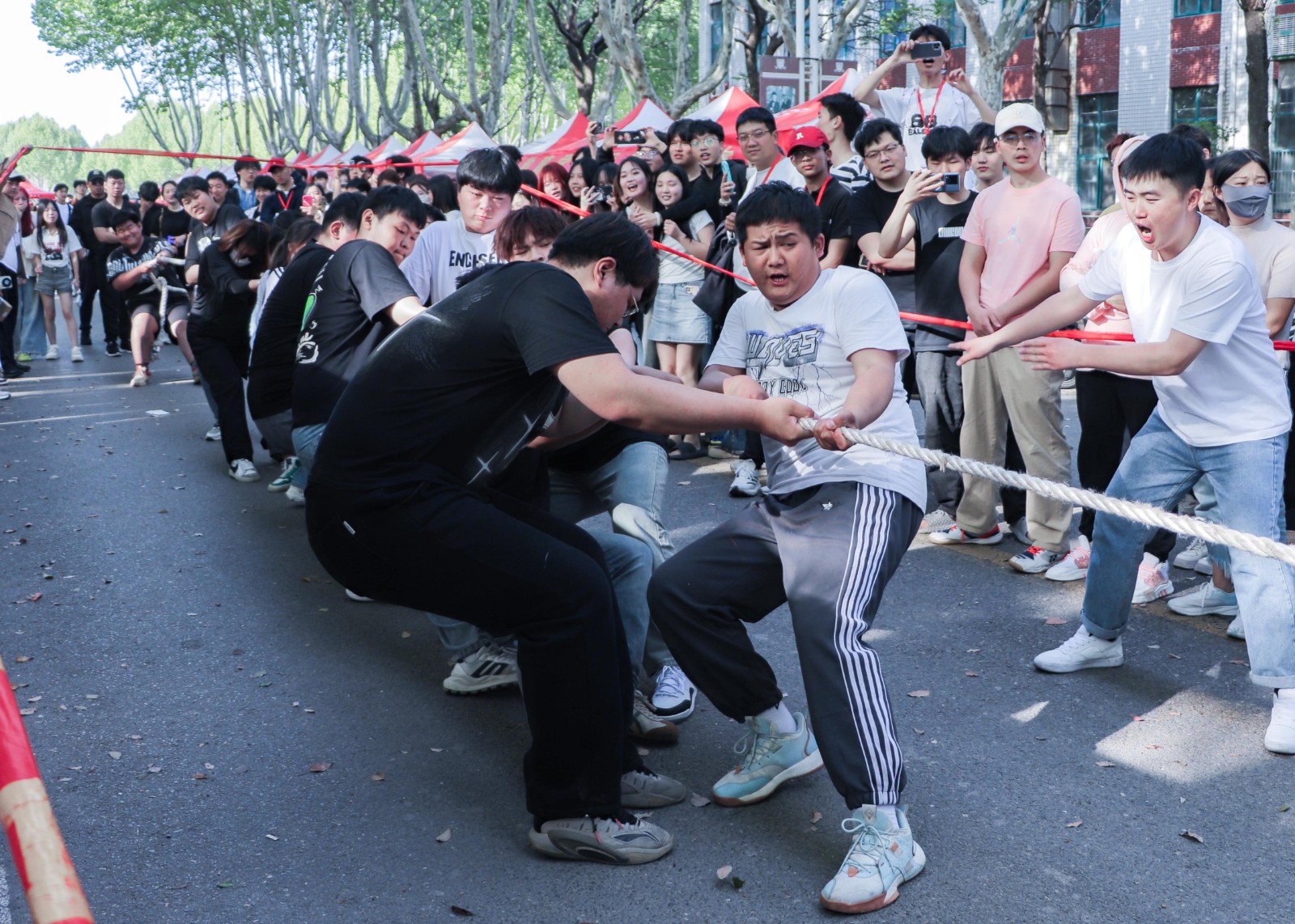 摄影记者王非凡修3.jpg 摄影记者王非凡修3.jpg