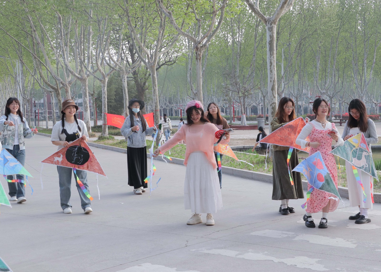 摄影记者李梦玉修 (4).jpg 摄影记者李梦玉修 (4).jpg