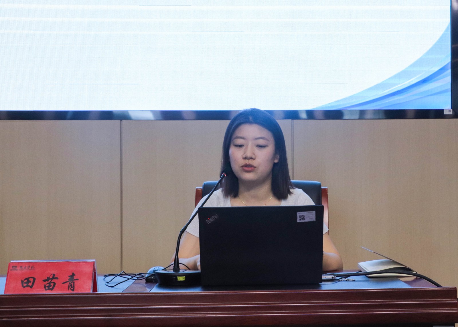 摄影记者王非凡修2.jpg 摄影记者王非凡修2.jpg