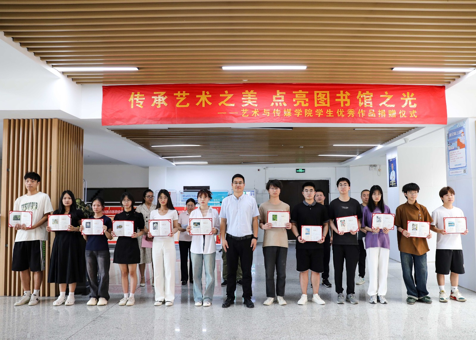 摄影记者蒋静静 (13).jpg 摄影记者蒋静静 (13).jpg