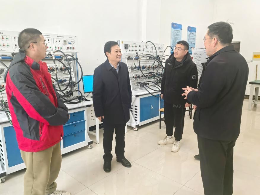 图片 4.jpg 图片 4.jpg