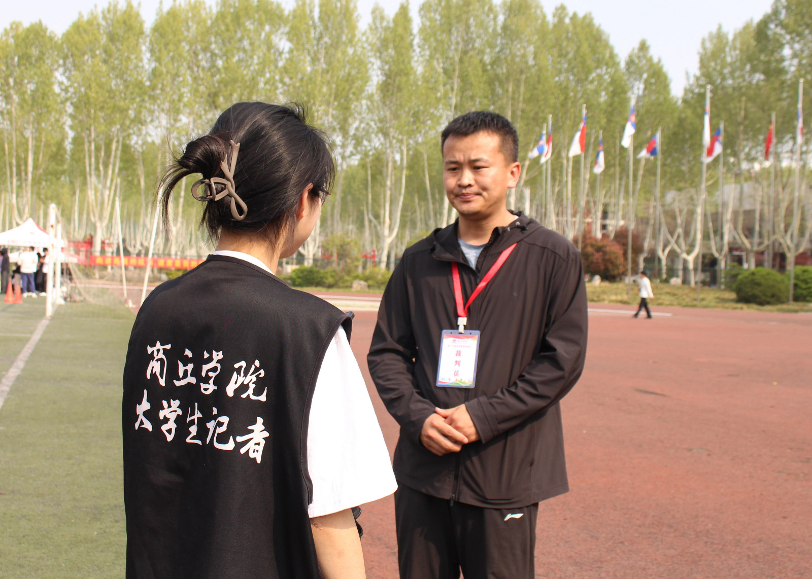 摄影记者张倚铬修3.jpg 摄影记者张倚铬修3.jpg