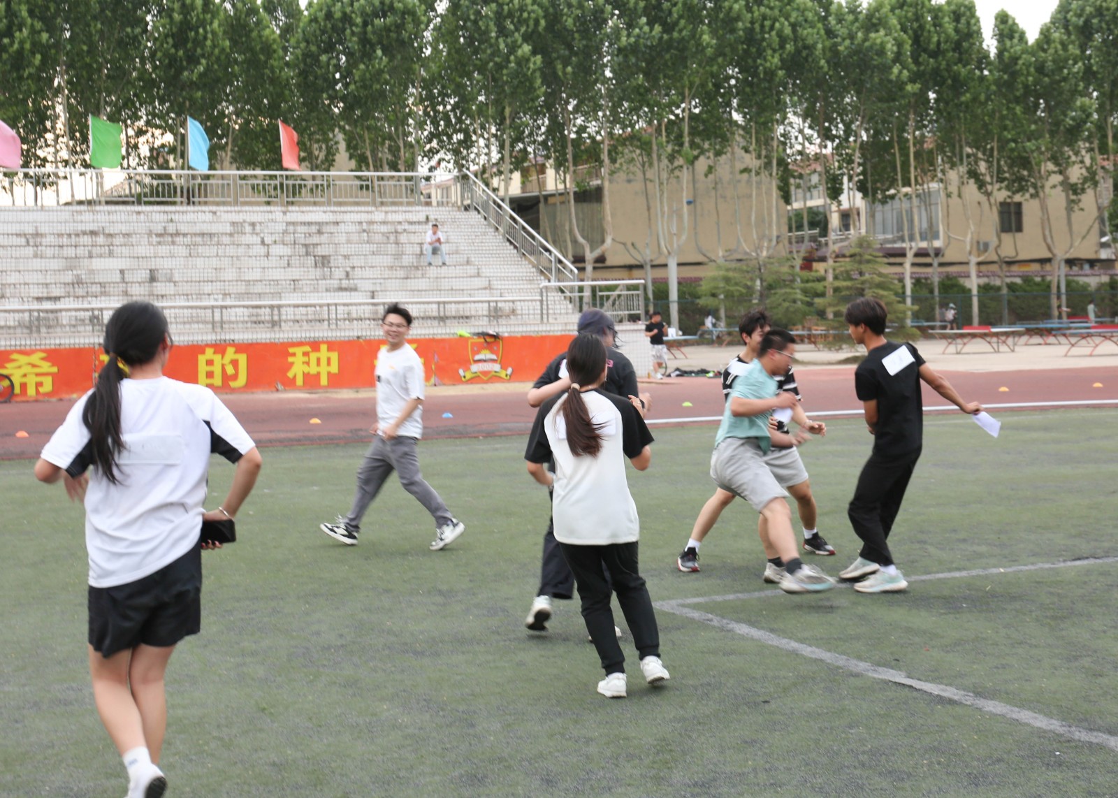 摄影记者蔺勇泰修 (7).jpg 摄影记者蔺勇泰修 (7).jpg