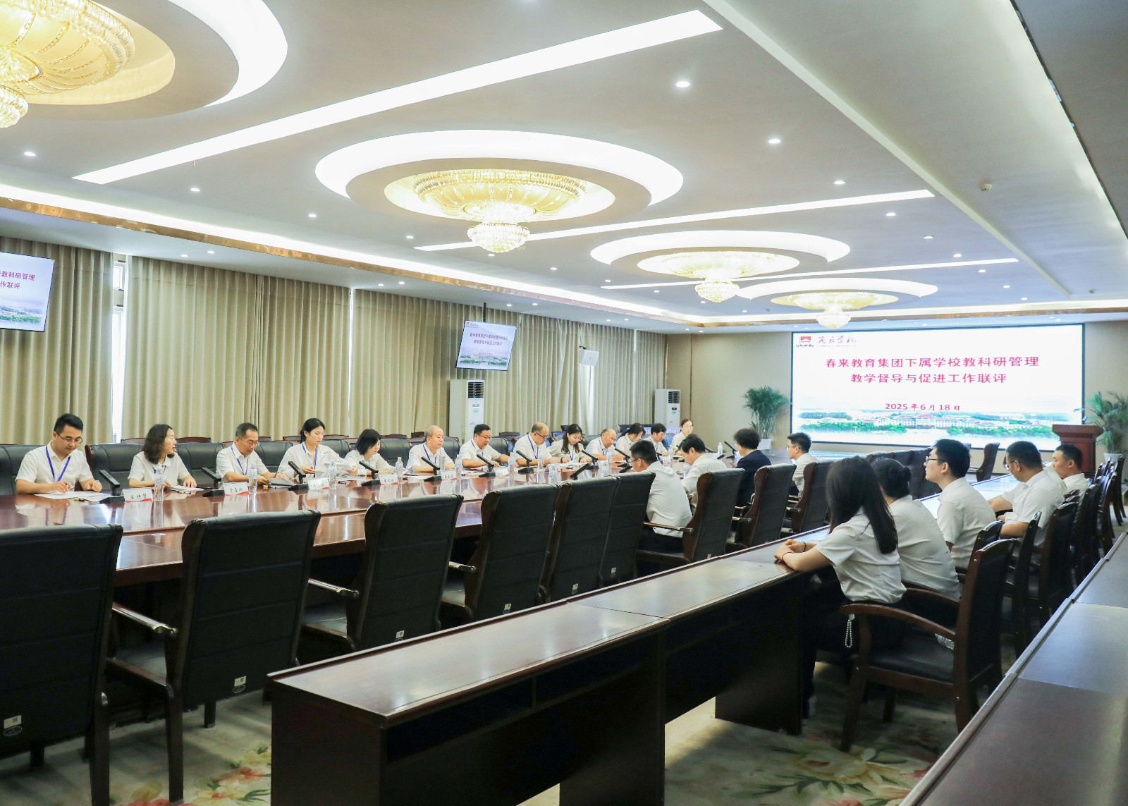 摄影记者张昊智修 (13).jpg 摄影记者张昊智修 (13).jpg