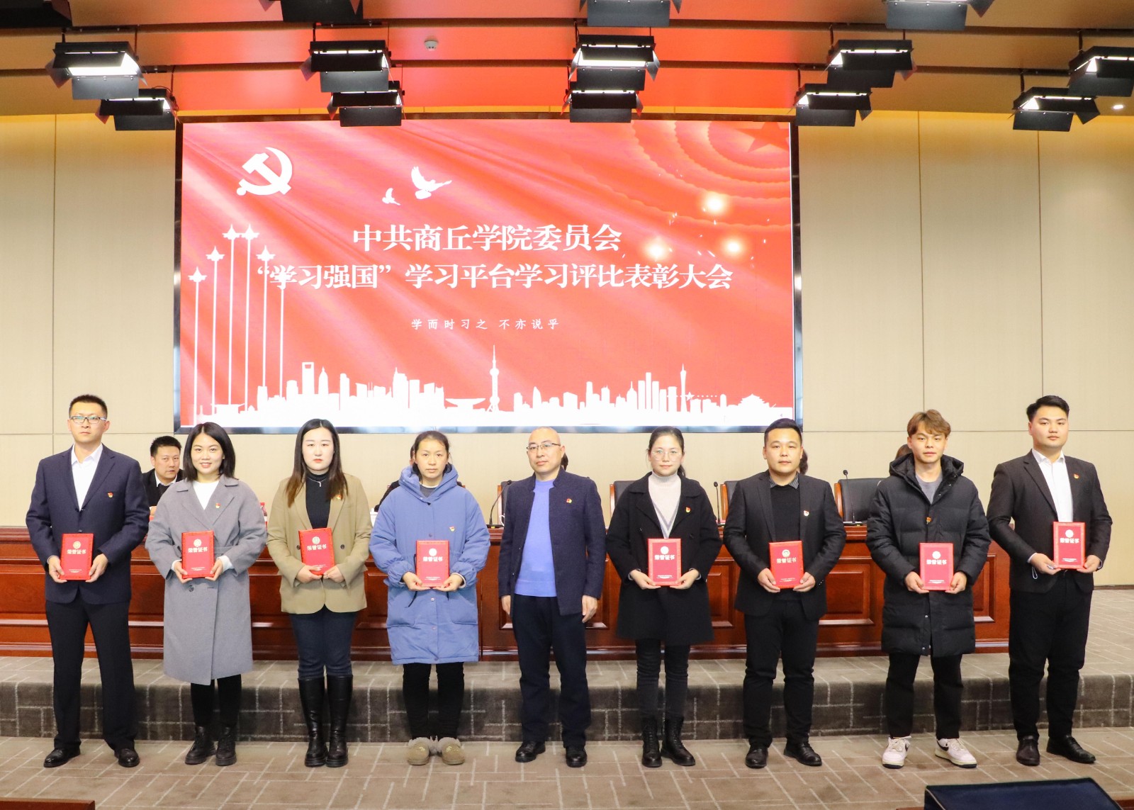 摄影记者于慧(4).jpg 摄影记者于慧(4).jpg