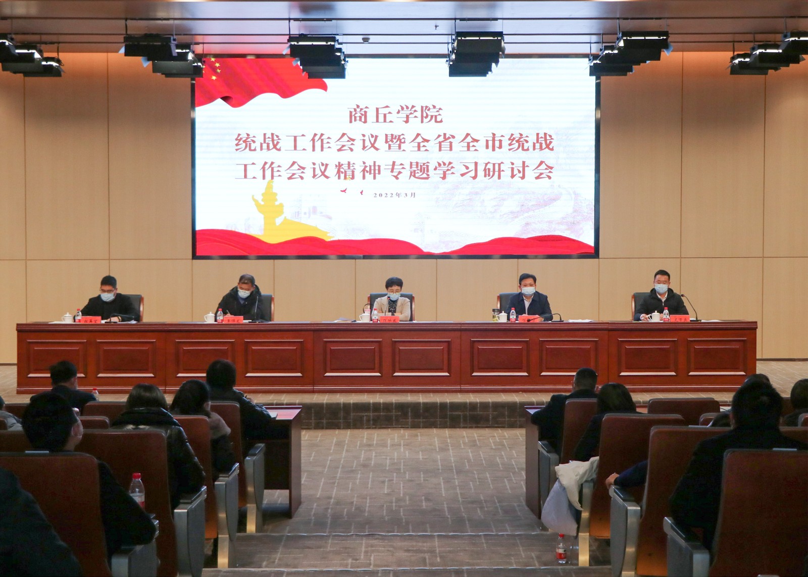 摄影记者史冰洁 王绍龙 (4).jpg 摄影记者史冰洁 王绍龙 (4).jpg