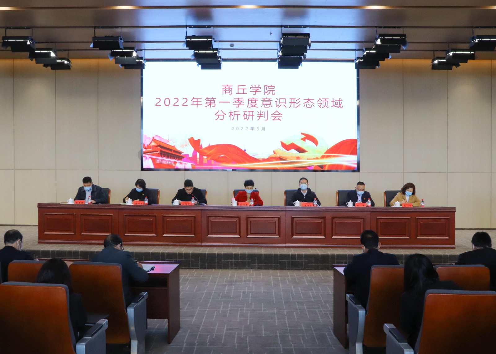 摄影记者刘贺鹏 温岚 (8).jpg 摄影记者刘贺鹏 温岚 (8).jpg