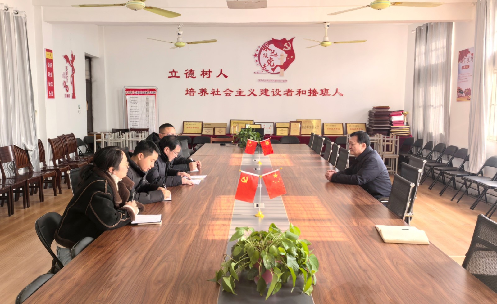 图片 1.jpg 图片 1.jpg