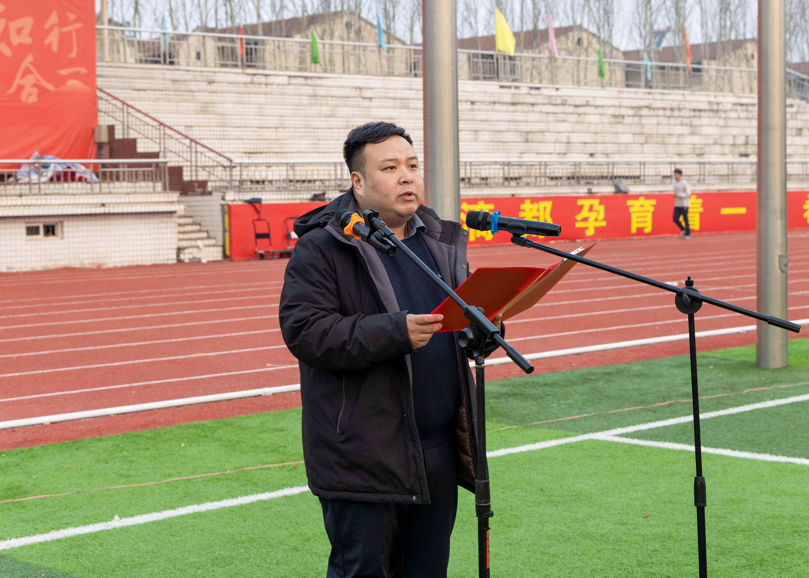 升国旗 (4).jpg 升国旗 (4).jpg
