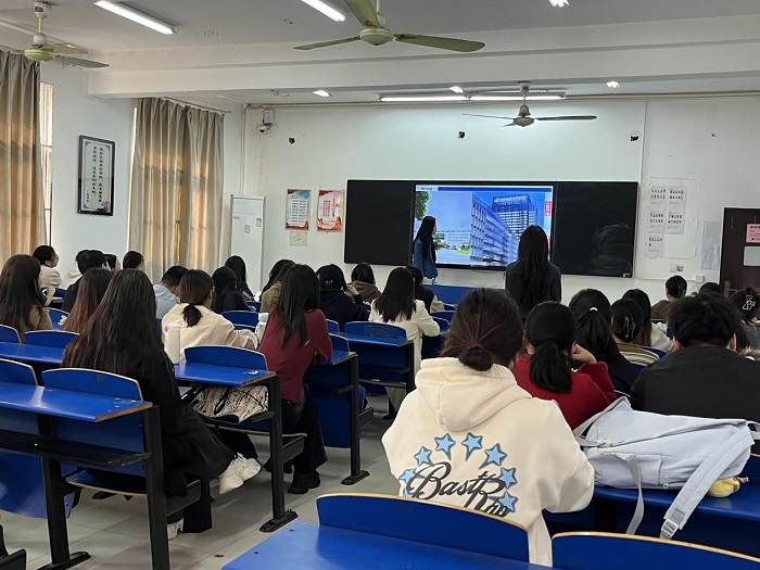 招聘会3.jpg