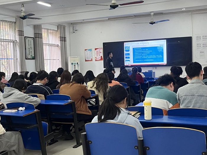招聘会2.jpg