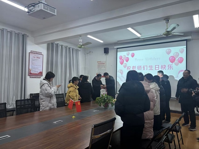 生日会.jpg 生日会.jpg
