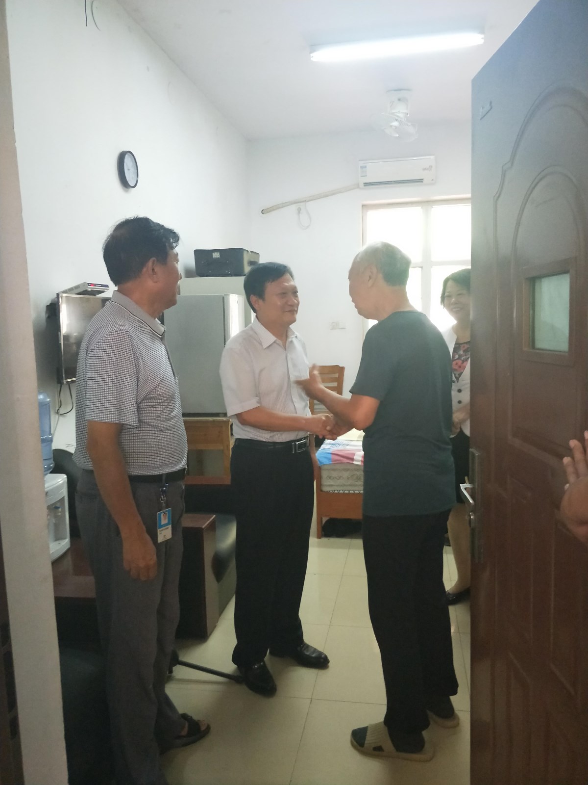 48a4360547bf73de54546cf8fb3a151b.jpg 图片1.jpg