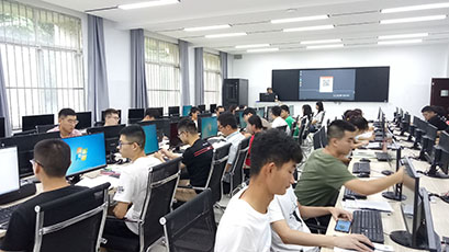 02-H109云计算实验室2.jpg 02-H109云计算实验室2.jpg