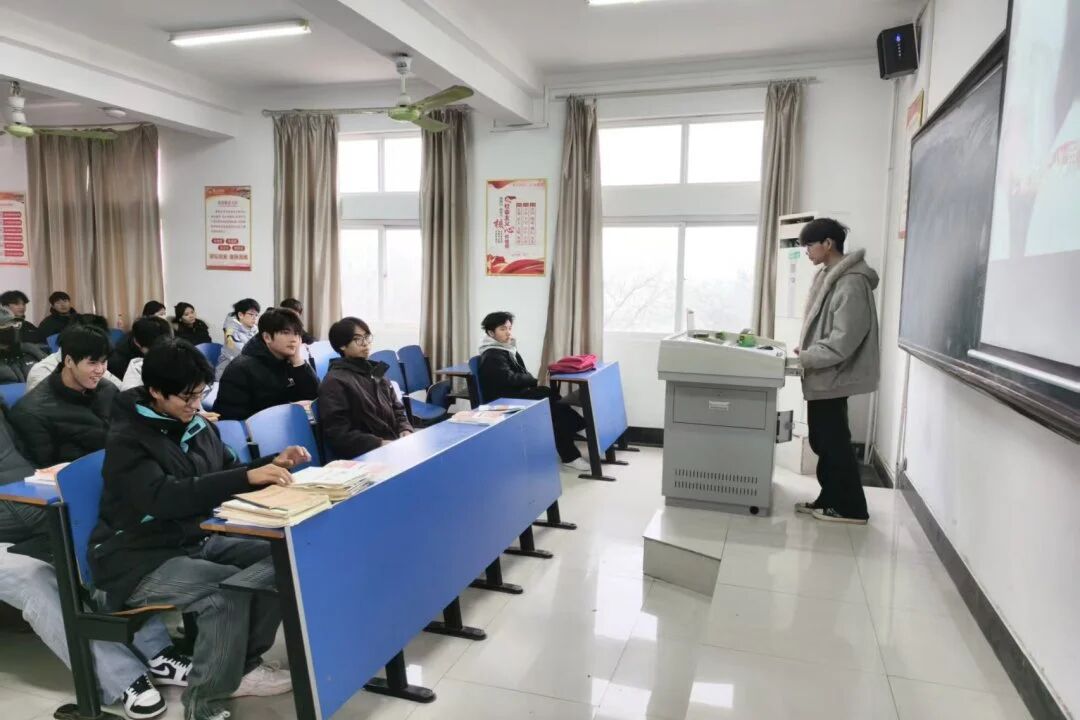 160fee647e54f2921a1f3f6f011ffea1.jpg